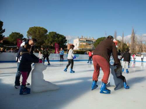 Aquest Nadal torna't a il·lusionar a Abrera! Inauguració de la Pista de Gel. 6 de desembre de 2019