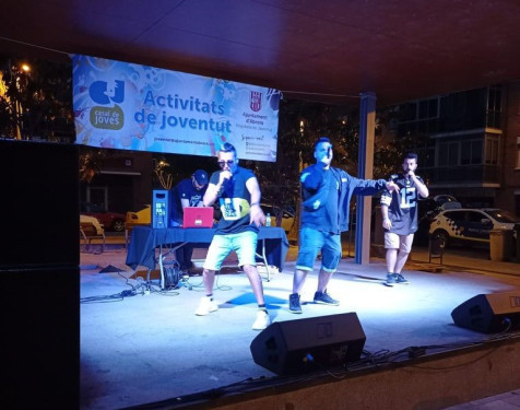 La música urbana del grup FMP Crew tanca el Cicle Musical d'Abrera a la plaça de Rafael Casanova