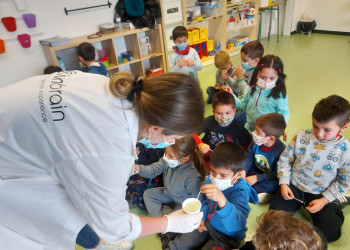 Apropem el coneixement científic a gairebé 500 alumnes de les escoles d’Abrera. Apropem el coneixement científic a gairebé 500 alumnes de les escoles d’Abrera. Escola Josefina Ibáñez