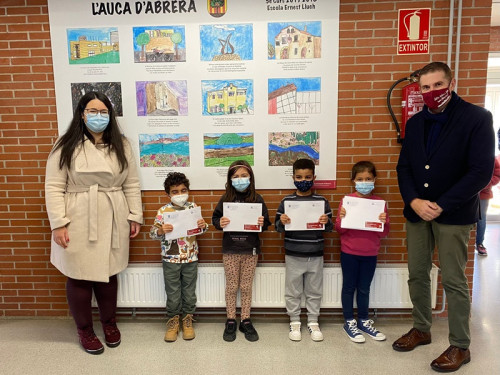 El Nadal es viu a Abrera! Amb molta il·lusió. obsequiem la comunitat educativa d'Abrera amb una entrada per gaudir de la Pista de Gel