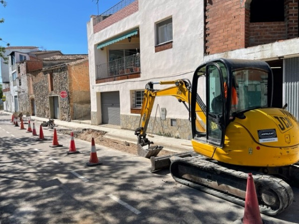 Iniciem les obres de reparació del col·lector d’aigües residuals del carrer del Camí Castell de Voltrera de Santa Maria de Vilalba