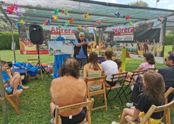 Gaudim de la Biblipiscina a la Piscina Municipal d'Estiu!