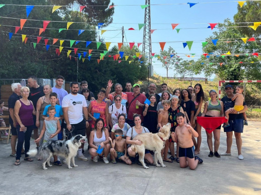 Les veïnes i veïns del barri de Sant Miquel d'Abrera, gaudeixen de la seva Festa Major amb bona participació a totes les activitats programades!