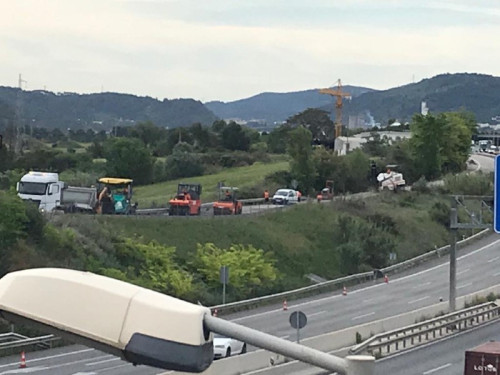 Obres al lateral de servei de l'A-2, 30 d'abril de 2020