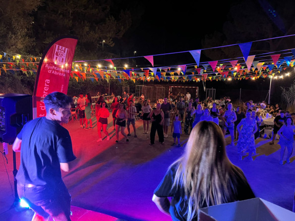 Les veïnes i veïns del barri de Sant Miquel d'Abrera, gaudeixen de la seva Festa Major amb bona participació a totes les activitats programades!