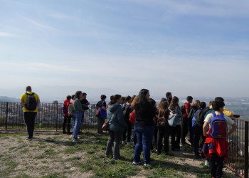 Continuem donant a conèixer a l'alumnat els nostres elements patrimonials, amb una visita del grup de sisè de l'Escola Josefina Ibáñez al Castell de Voltrera d'Abrera