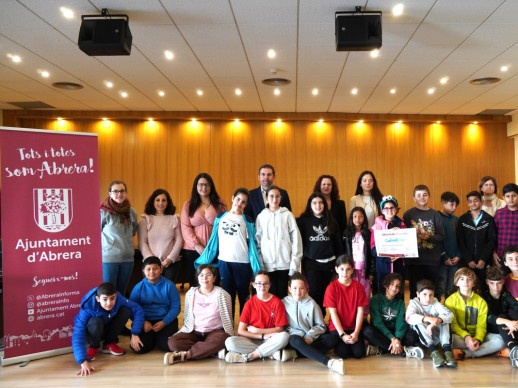 Abrera promou la cultura emprenedora amb el programa CuEmE. Les cooperatives de 5è de l’Escola Francesc Platón i Sartí han presentat els seus projectes i han recollit els seus NIF