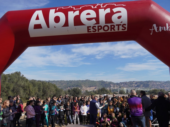 Abrera amb l'esport! El dissabte 4 de febrer hem gaudit amb el Cros Local d'Abrera i 5è Cros Comarcal Escolar d’aquest curs 2022-2023 a la Travessera de Can Morral