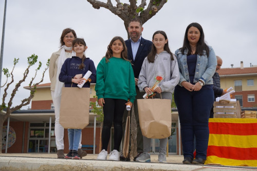 Els centres educatius abrerencs celebren la Diada de Sant Jordi amb Jocs Florals, activitats i la participació de les associacions de mares i pares. Escola Francesc Platón i Sartí