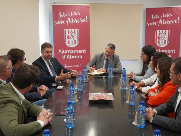 Rebem la visita institucional del conseller d'Empresa i Treball, Miquel Sàmper, a l'Ajuntament d'Abrera