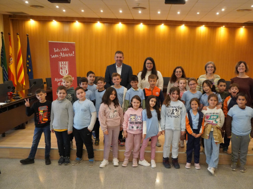 L'alumnat de tercer curs de l'Escola Josefina Ibáñez visita el consistori d'Abrera dins l'activitat 'El meu Ajuntament' aquest curs 2024-2025