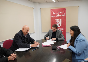 Signem novament el conveni de col·laboració amb Creu Roja del Baix Llobregat Nord per al foment del projecte "Donem Suport" d’entrega d’aliments i materials de primera necessitat