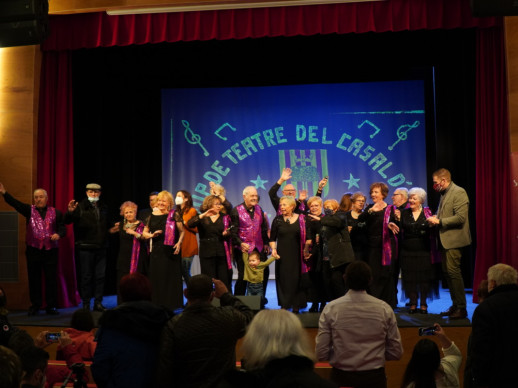 L'Operació Quilo, el Festival Solidari del Grup de Teatre del Casal de la Gent Gran, recull més de 400 quilos de menjar. Gràcies Abrera!