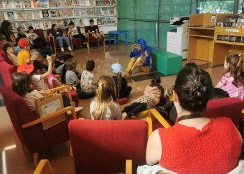 La Biblioteca Josep Roca i Bros duu a terme una nova edició del projecte 'Hi havia una vegada...', amb els i les alumnes d' I5 de les escoles del nostre municipi