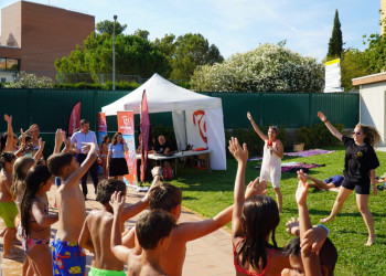 Ràdio Abrera torna a la Piscina Municipal d'Estiu aquest mes de juliol, amb música, ball, jocs, animació i regals, i amb la col·laboració de diverses entitats del nostre municipi. Dimecres 17 de juliol