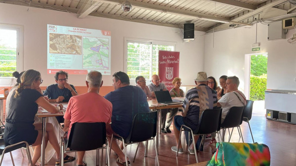 El Casal Social de Ca n'Amat ha acollit, aquest dimecres 17 de juliol, el taller del procés participatiu de l'Avanç del Pla d'Ordenació Urbanística Municipal (POUM) d'Abrera