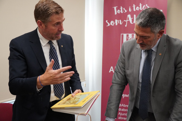 Rebem la visita institucional del conseller d'Empresa i Treball, Miquel Sàmper, a l'Ajuntament d'Abrera