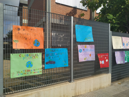 Les i els alumnes de l'Escola Francesc Platón i Sartí commemoren la Setmana de la Terra 2019