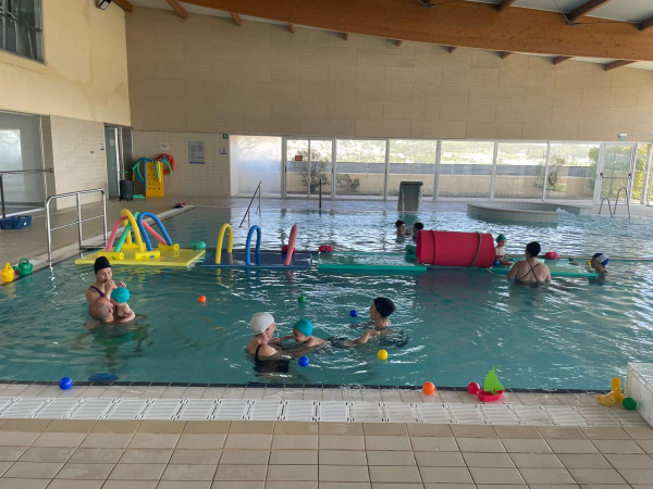 Finalitzem amb èxit el curs de nadons de la Piscina Municipal d'Estiu!