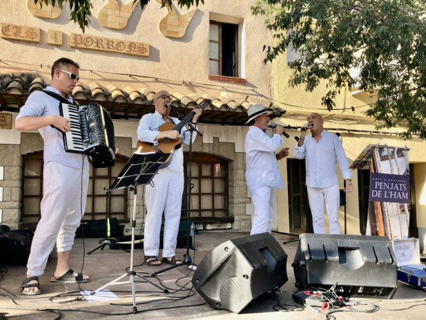 Gaudim de la Festa Major del barri del Rebato, amb diverses activitats programades! Gràcies, Abrera!