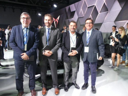 Assistim a l'estrena de les noves instal·lacions de Cupra, la marca esportiva de SEAT, al nostre municipi. A la foto, l'alcalde d’Abrera, Jesús Naharro. L'alcalde de Sant Esteve Sesrovires, Enric Carbonell. L'alcalde de Martorell, Xavier Fonollosa i el secretari d’empresa i competitivitat de la Generalitat, Quim Ferrer.