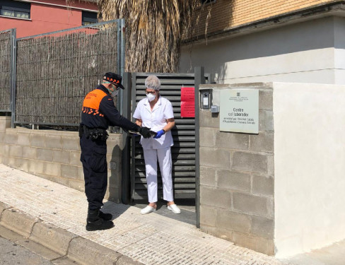 Donem 340 mascaretes a la residència Canigó del nostre municipi