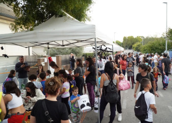 Gaudim de la Castanyada musical a Can Morral amb activitats, bona música i la col·laboració de les entitats del barri