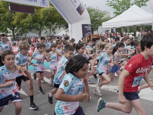 Gaudim, un any més, de la Cursa Abrera Corre D9, una de les fites esportives més important del nostre calendari que ha tornat a ser solidària, i la 4a Marxa Bressol