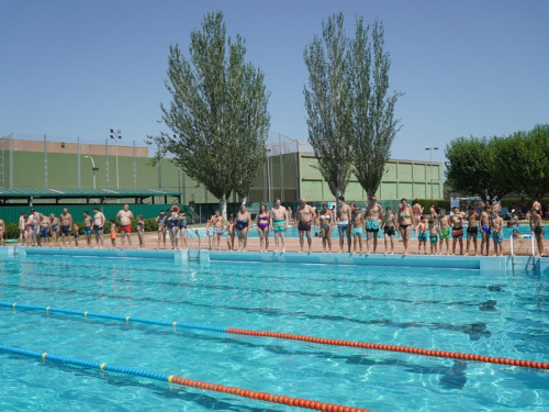 A Abrera, ens mullem per l’esclerosi múltiple amb salts conjunts a la Piscina Municipal d'Estiu!