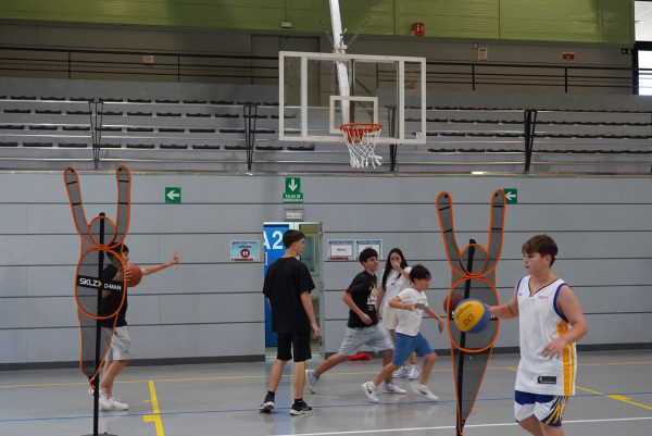 Abrera amb l'esport! Gran acollida de la primera edició de la Mostra Local d'Activitat Física, Salut i Esport, amb una alta participació i activitats inclusives per a tothom