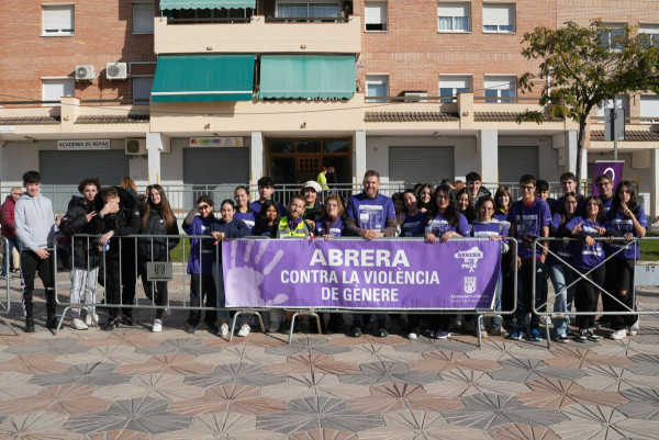 Abrera Municipi 100% Feminista! Durant el mes de novembre commemorem el Dia Internacional contra les violències envers les dones amb diverses propostes per a tots els públics. VII Marxa contra les violències masclistes d'Abrera