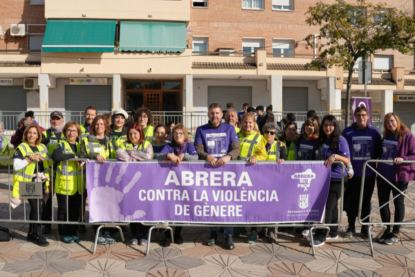 Abrera Municipi 100% Feminista! Durant el mes de novembre commemorem el Dia Internacional contra les violències envers les dones amb diverses propostes per a tots els públics. VII Marxa contra les violències masclistes d'Abrera