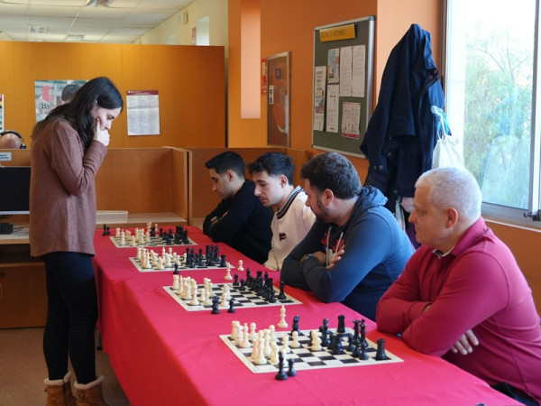 Gaudim amb la celebració del 50è aniversari de la Biblioteca Josep Roca i Bros d'Abrera, amb una matinal plena d'activitats!