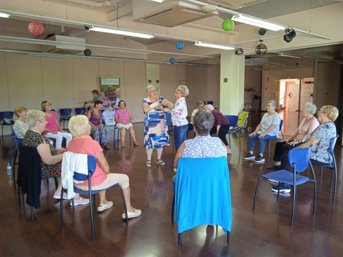 A Abrera hem gaudit de la Setmana de la Gent Gran, amb molt bona acollida i èxit de participació en la trentena d'activitats. Taller de Risoteràpia al Casal de Can Vilalba. Taller de Risoterapia. Casal de la Gent Gran, nucli urbà.