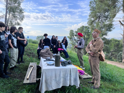 Jornada de Memòria Democràtica amb l'Institut Voltrera, amb una visita a les Trinxeres de la Guerra Civil del Bosc de Sant Miquel i la projecció del documental 'Abrera: de la II República a la postguerra'